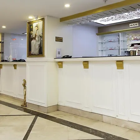 Hotel River