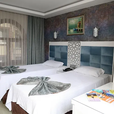 River Hotel 2*