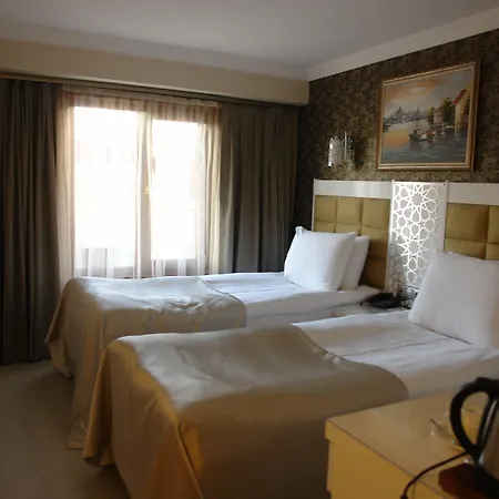 River Hotel