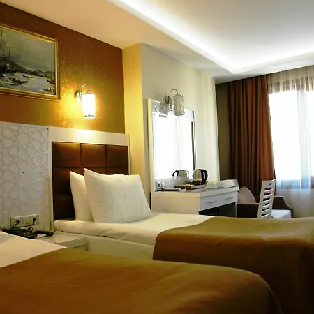River Hotel 2*