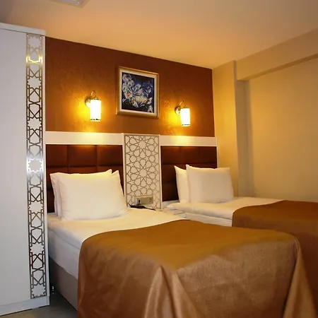Hotel River 2*