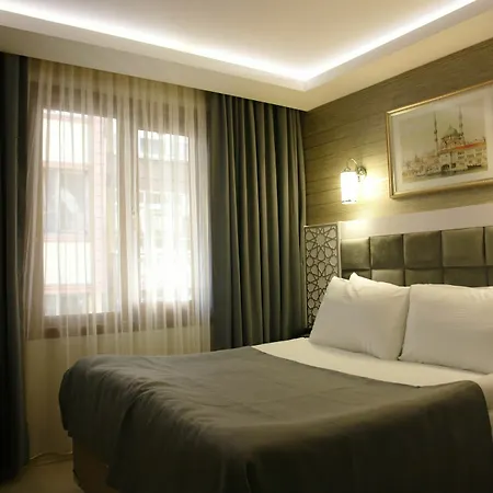 Hotel River 2*